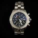 1687 3382 Armbandsur